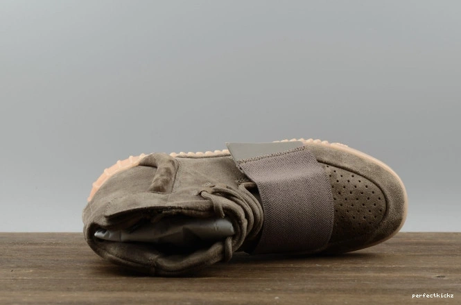 adidas Light Boost BY2456 750 Yeezy Brown 0820